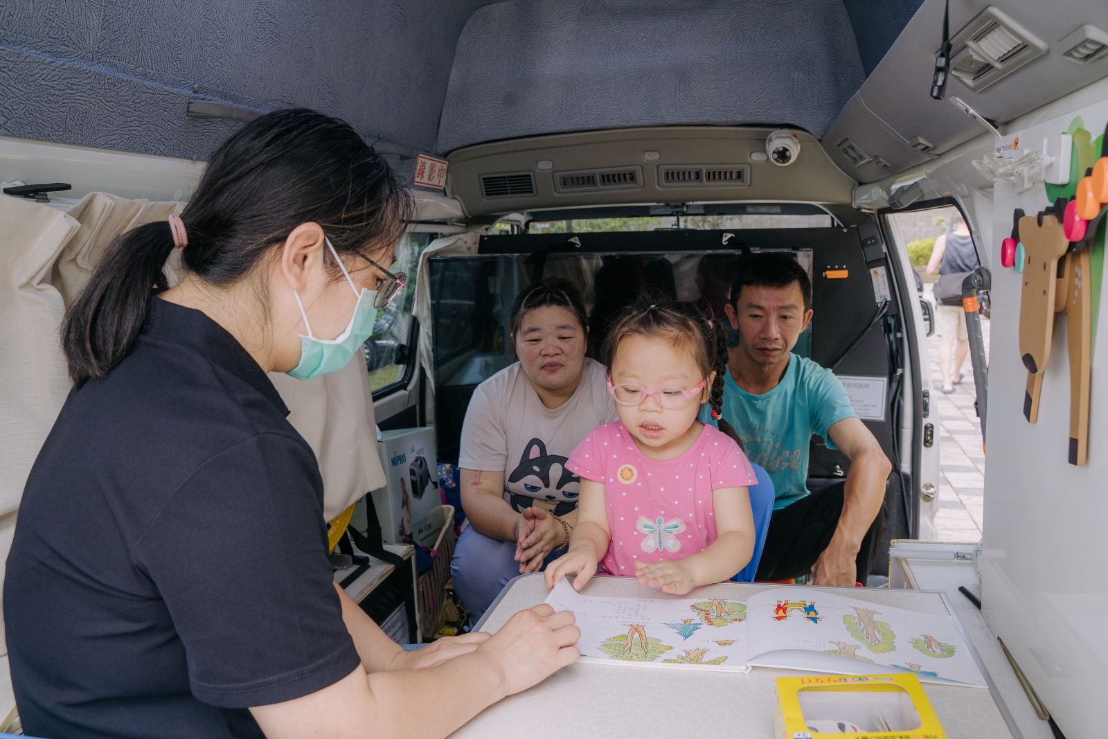 伊甸從南到北、從都市到偏鄉，持續為有需要的孩子及弱勢家庭，給予專業且適切的早療服務。